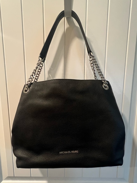 Michael Kors Handbags - MICHAEL KORS Jet Set Large Black Pebble Leather Chain Strap NWT
